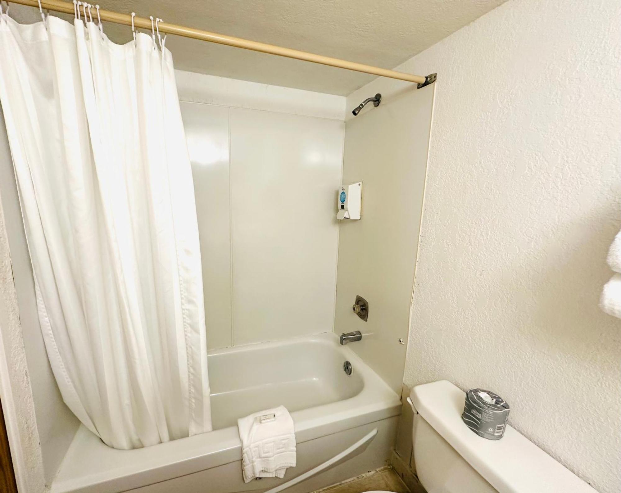 Island West Resort-Motel Ucluelet Quarto foto