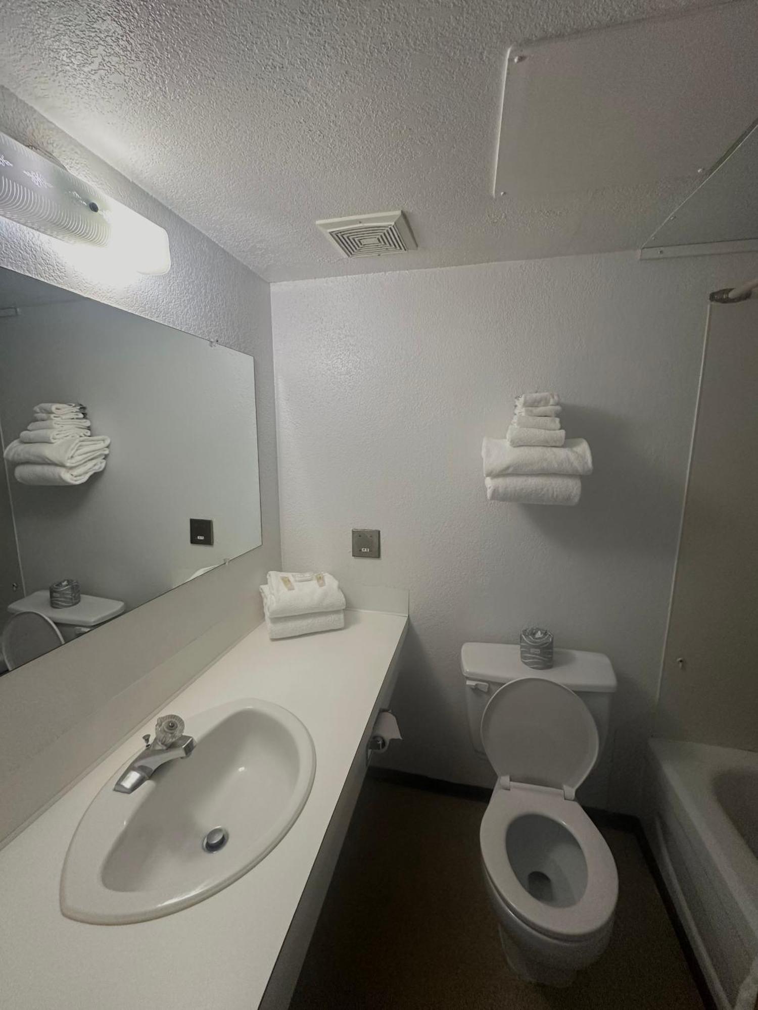 Island West Resort-Motel Ucluelet Quarto foto
