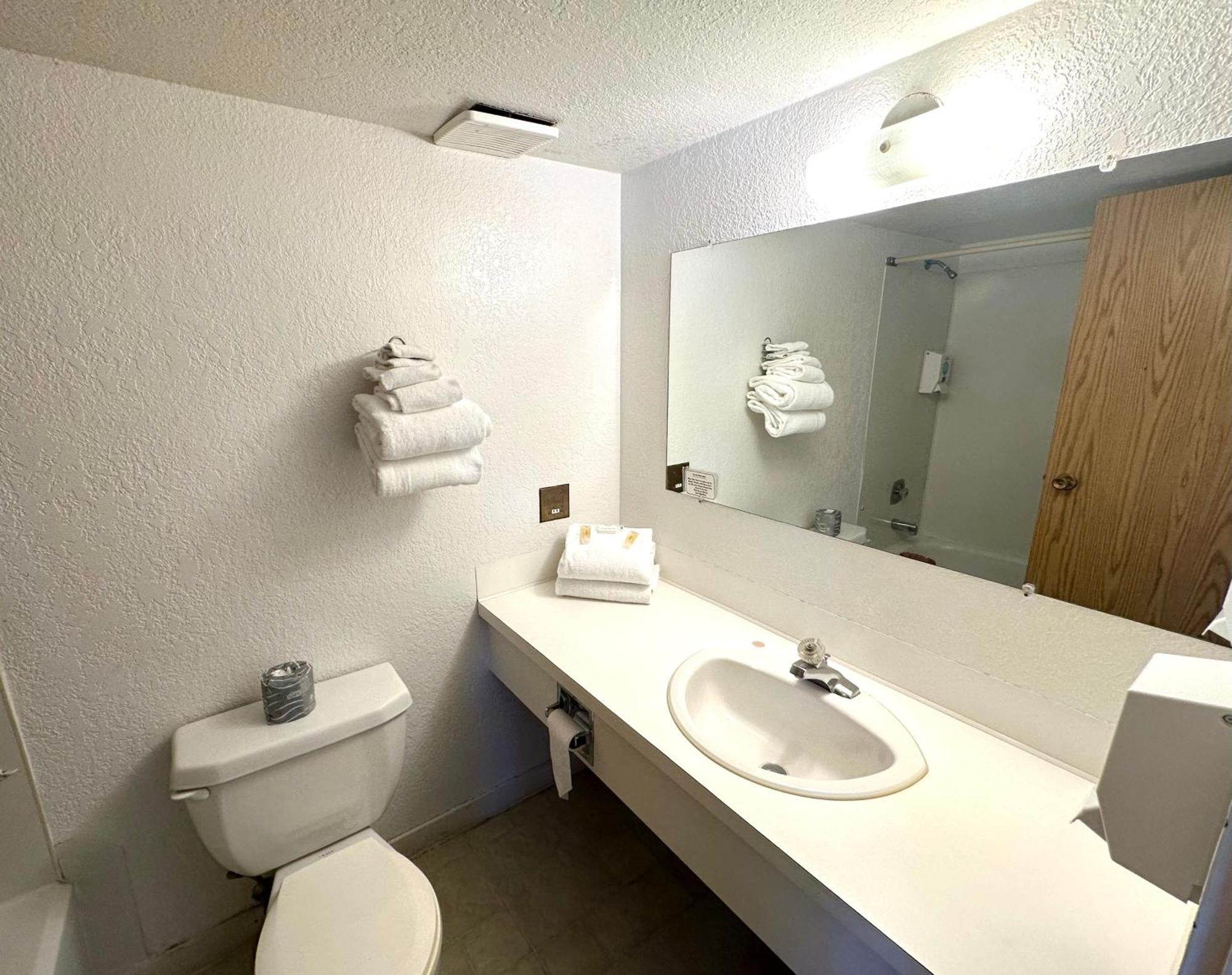 Island West Resort-Motel Ucluelet Quarto foto